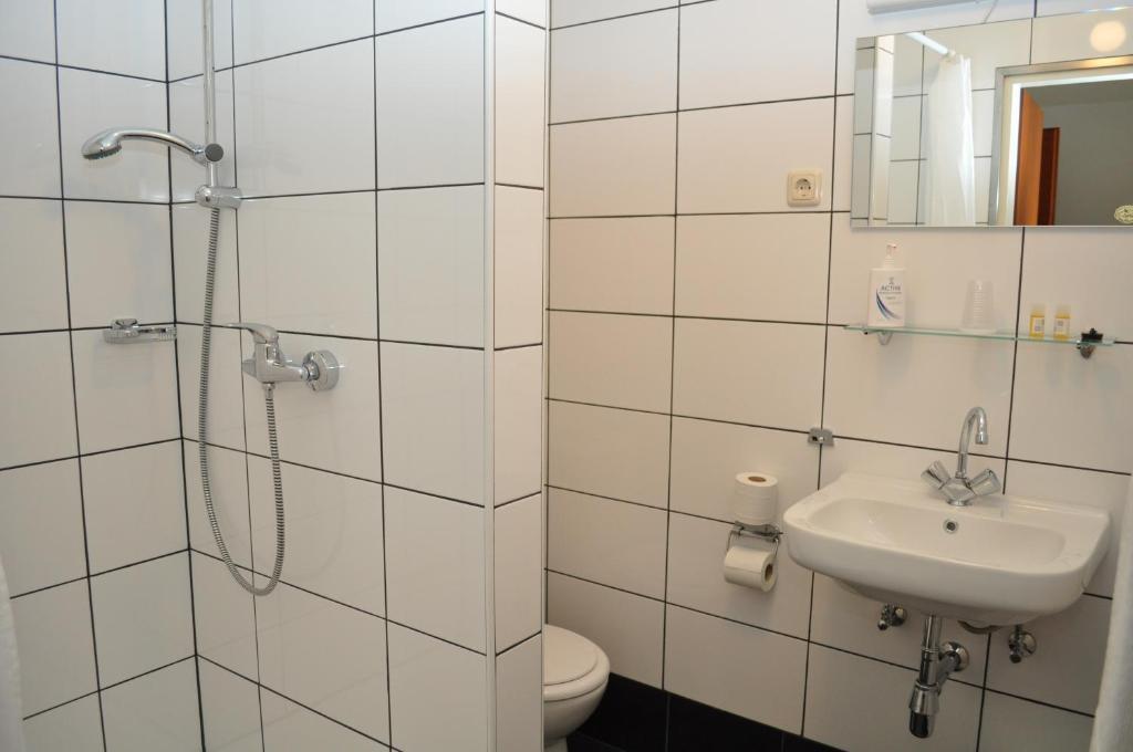 Hotel En Grand Cafe De Pauw Roermond Rum bild