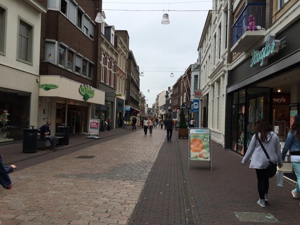 Hotel En Grand Cafe De Pauw Roermond Exteriör bild