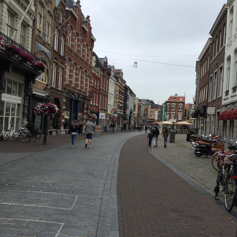 Hotel En Grand Cafe De Pauw Roermond Exteriör bild