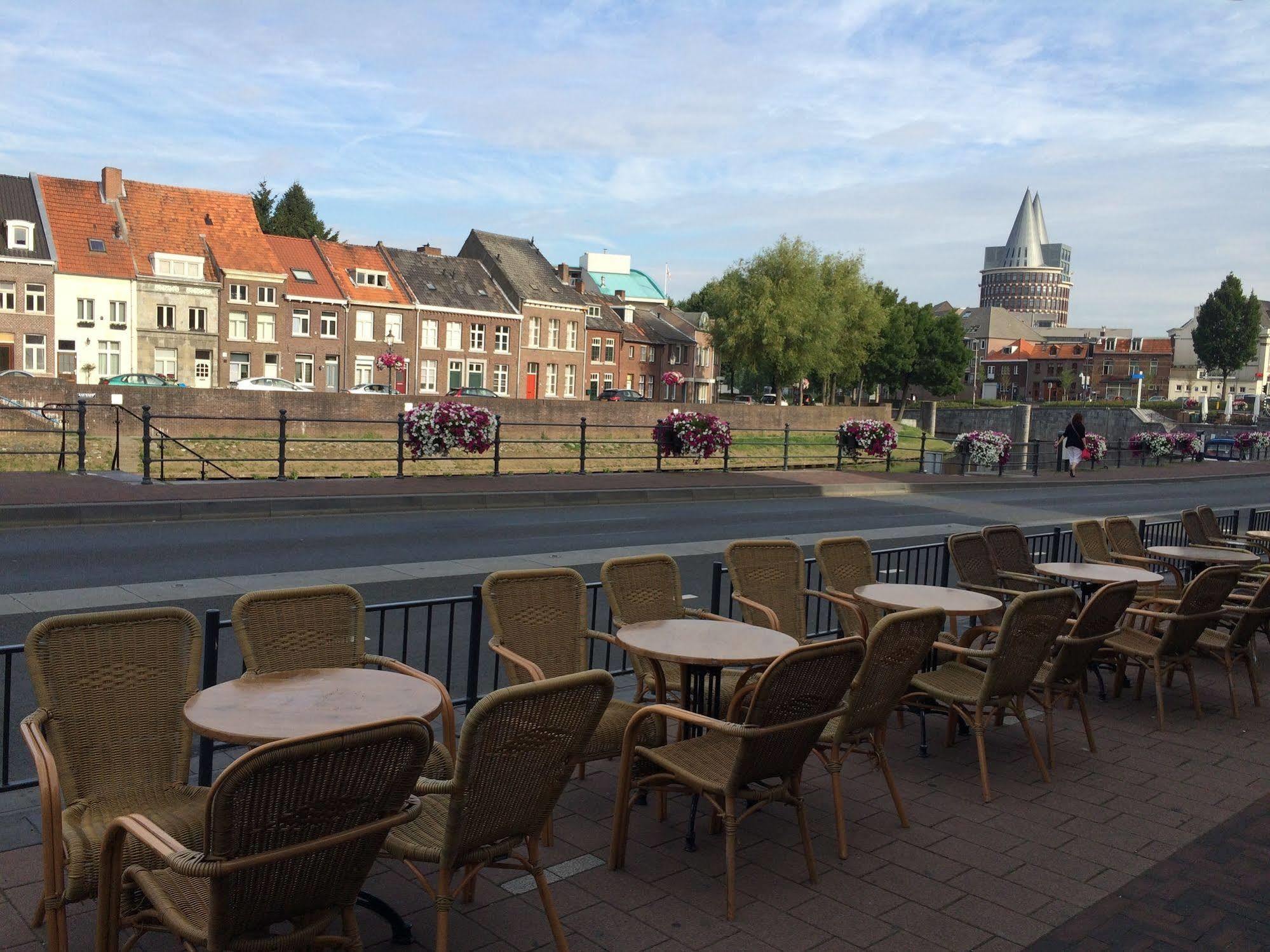 Hotel En Grand Cafe De Pauw Roermond Exteriör bild
