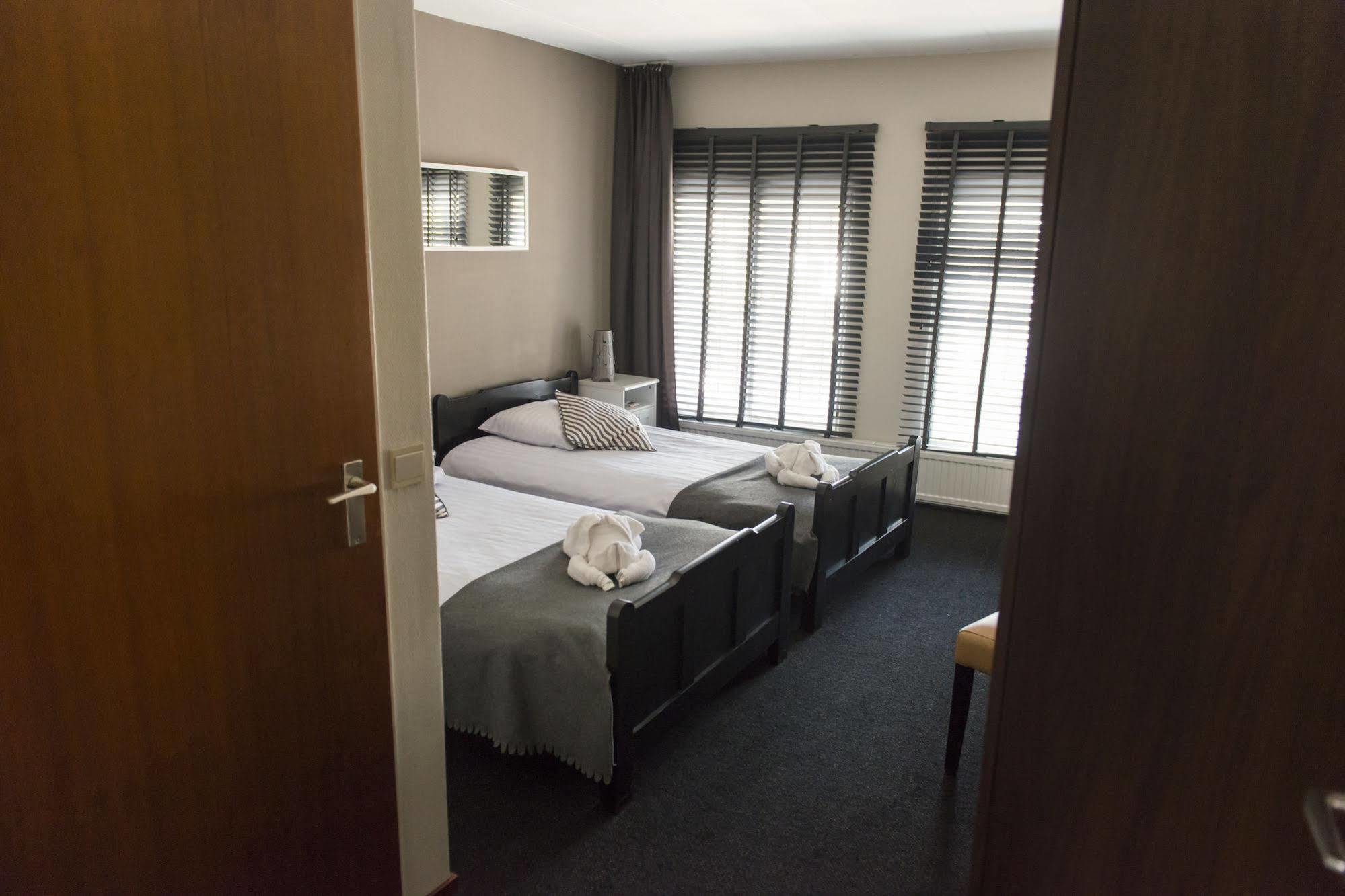 Hotel En Grand Cafe De Pauw Roermond Exteriör bild