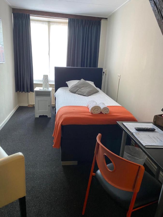 Hotel En Grand Cafe De Pauw Roermond Exteriör bild